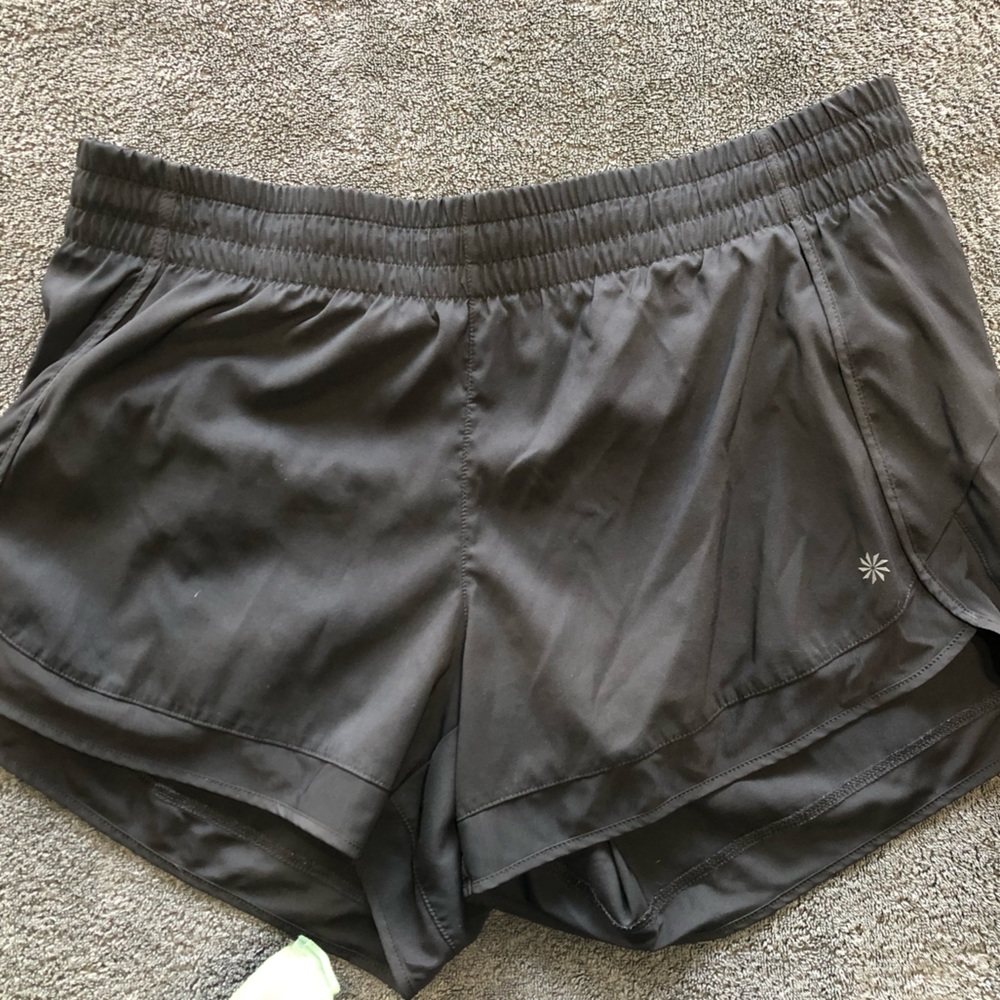 Womens Athleta Mesh Racer Run Short, 4”, large. Black.